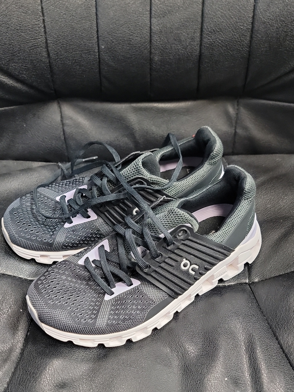 On Running Cloud Women’s Black with Light Pink Accents Sneakers